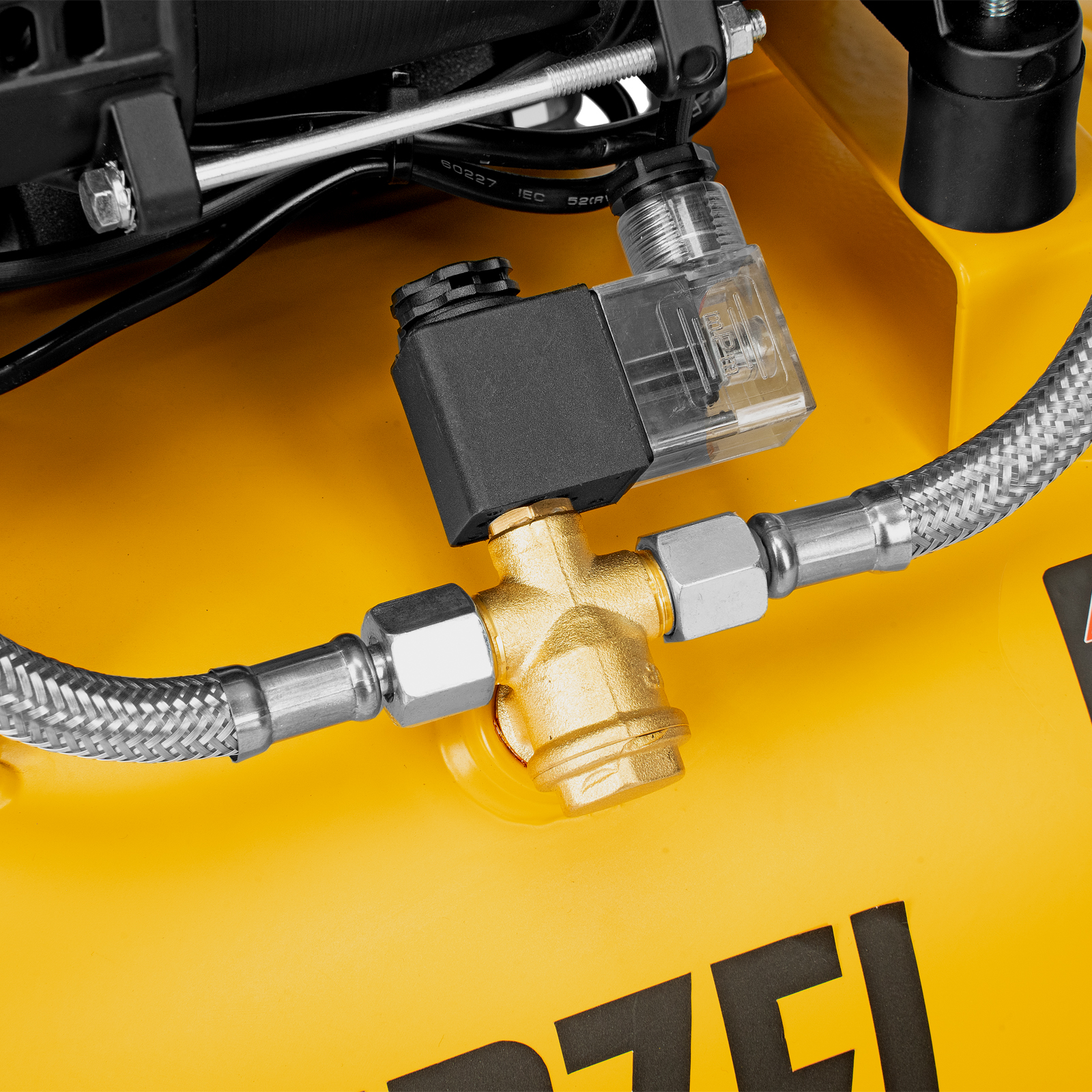 Поршневой компрессор DENZEL DLP-950/24