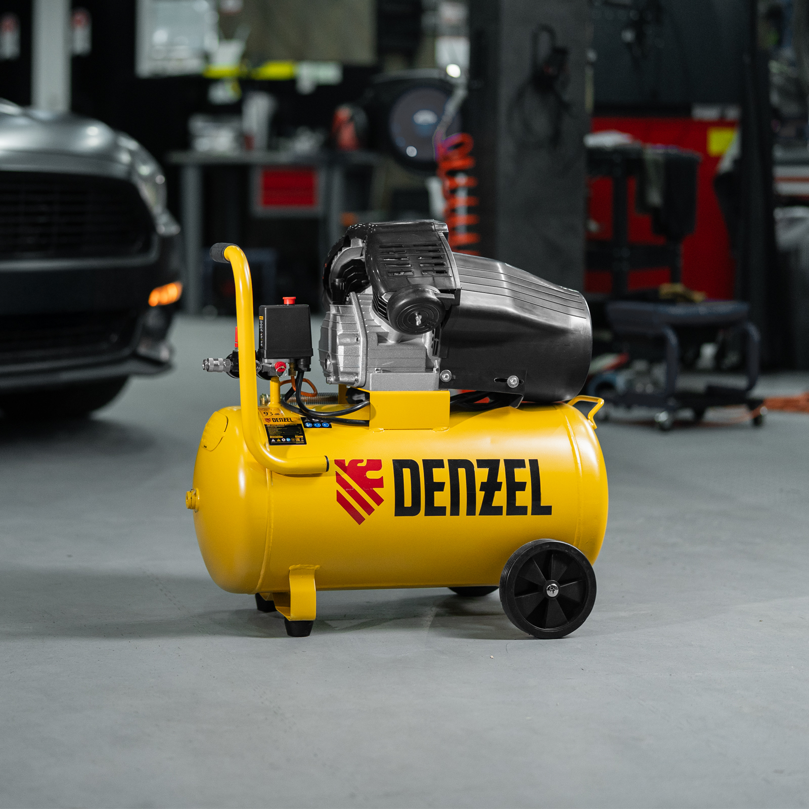 Поршневой компрессор DENZEL DCV1800/50