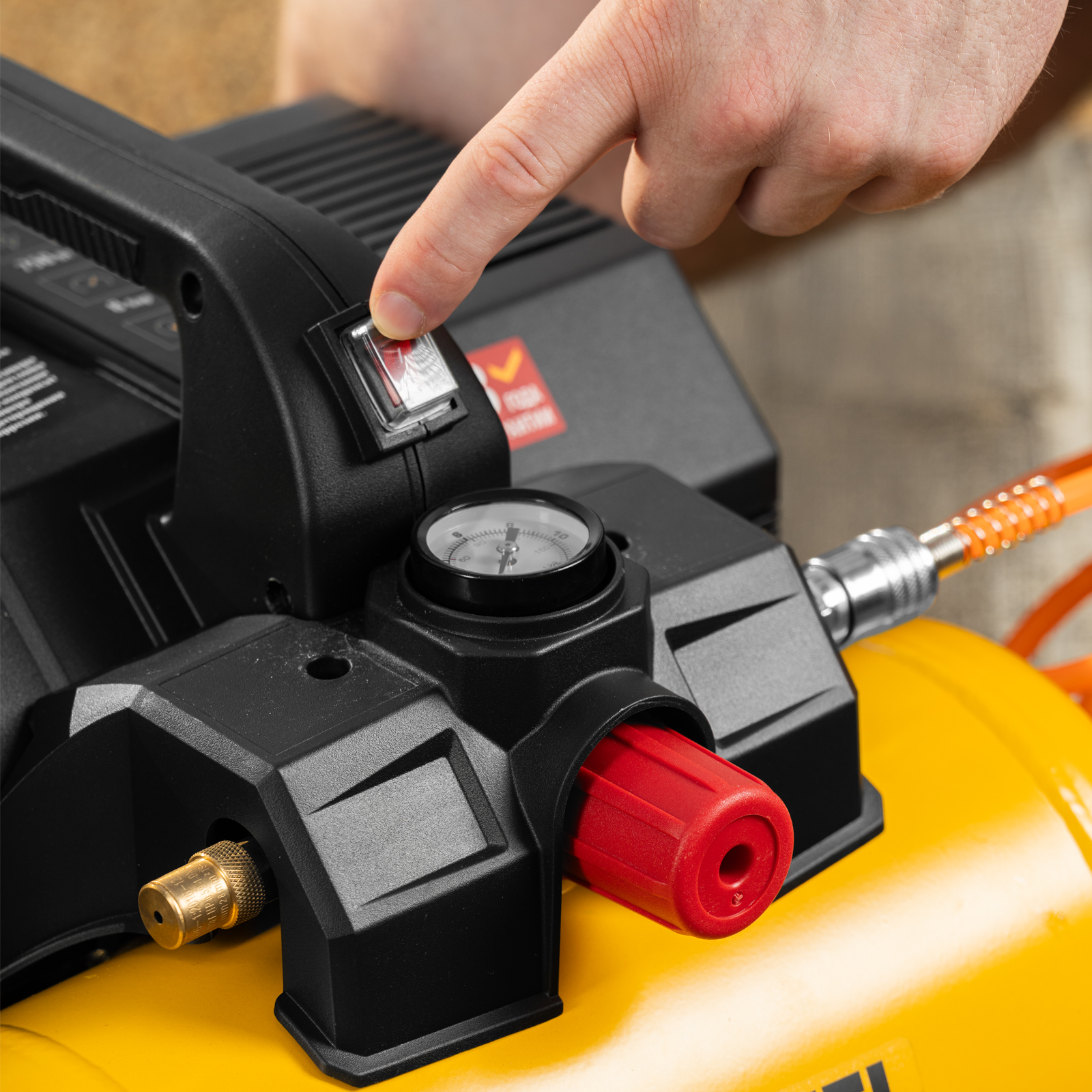 Поршневой компрессор DENZEL DLS750/6